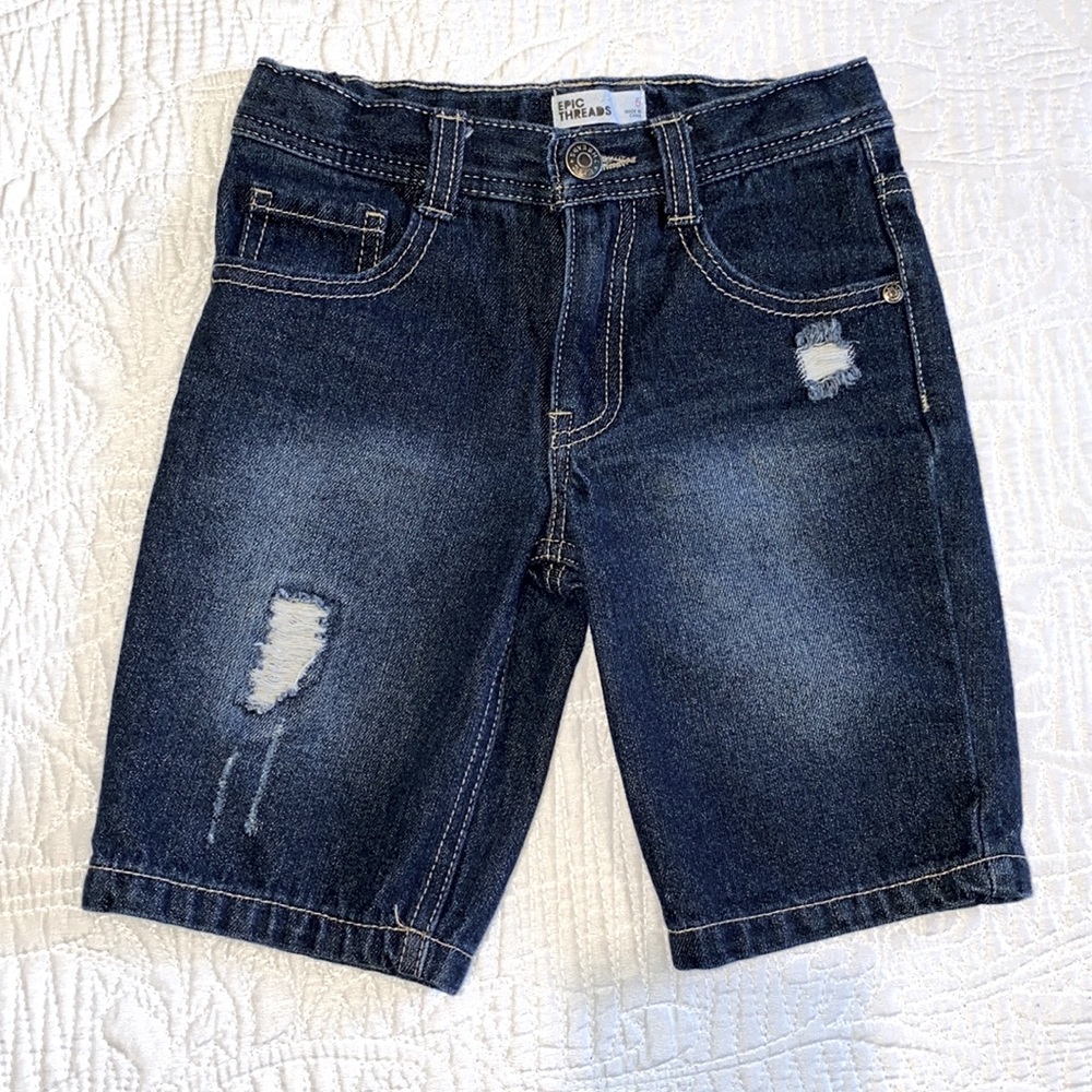 Epic Threads denim skinny shorts distressed in size 5.